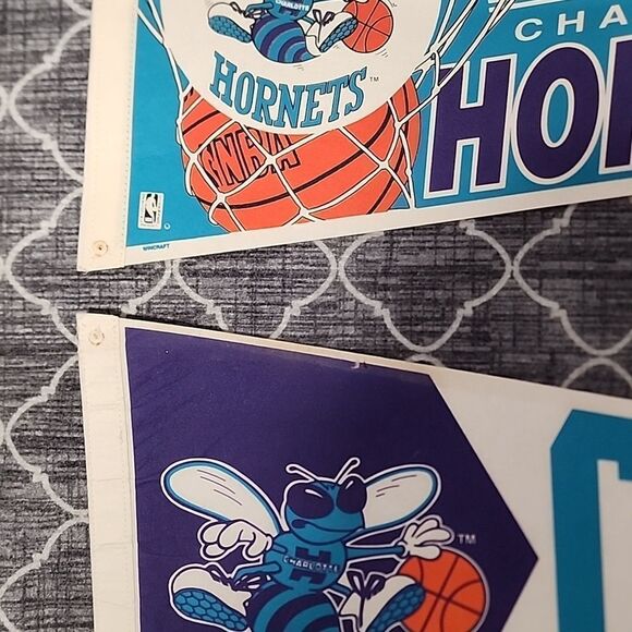 Charlotte Hornets 2 NBA 1990's souvenir pennants - Picture 2 of 4
